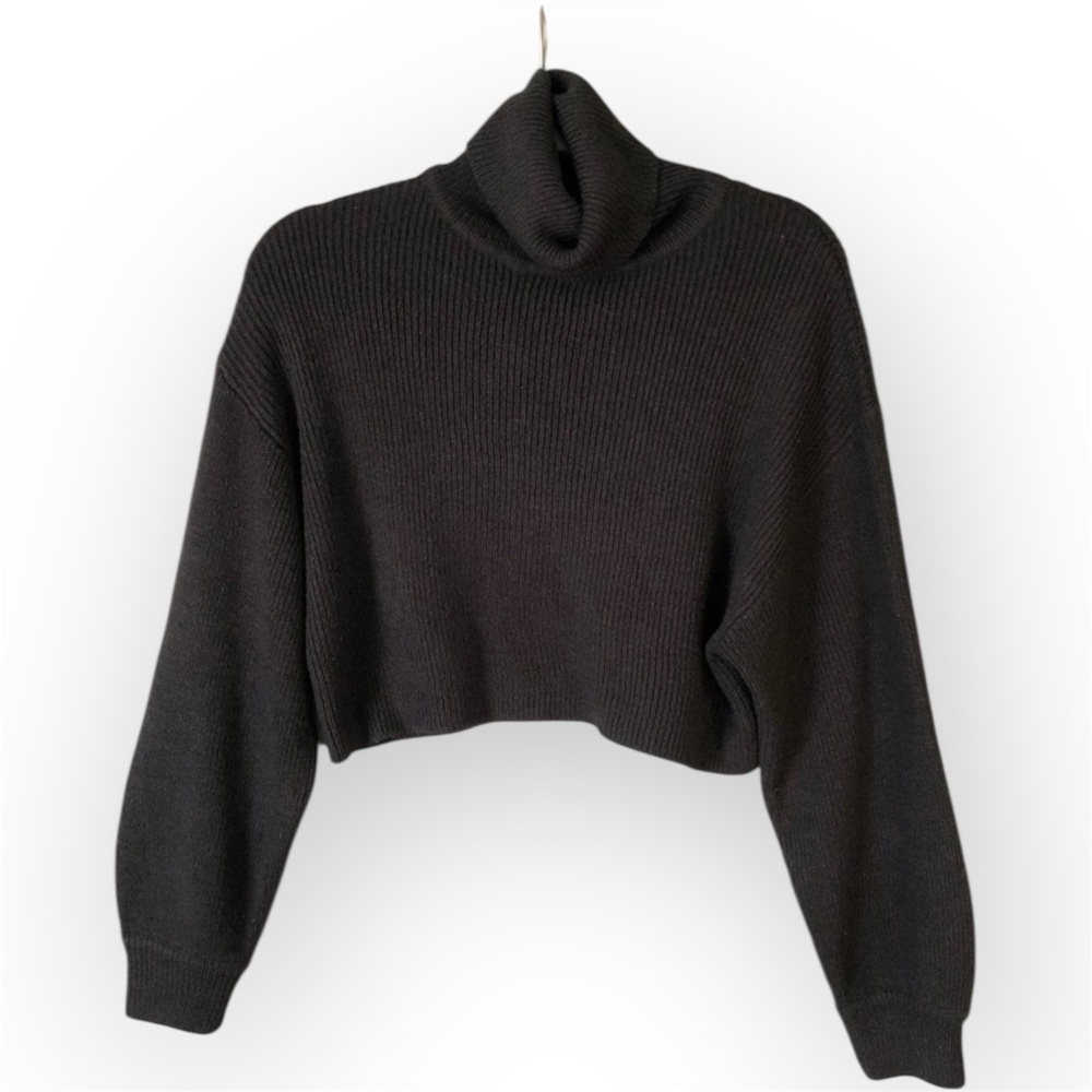 H&M Charcoal Black Cropped Turtleneck Cowl Neck Sweater sz S